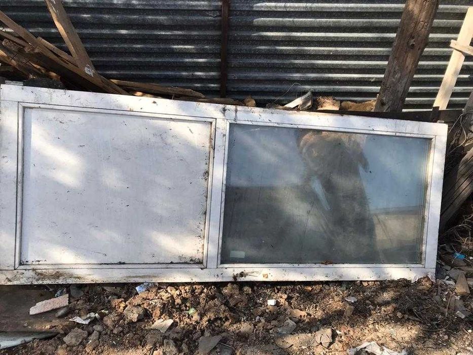 Продам окна, дверь и стекло