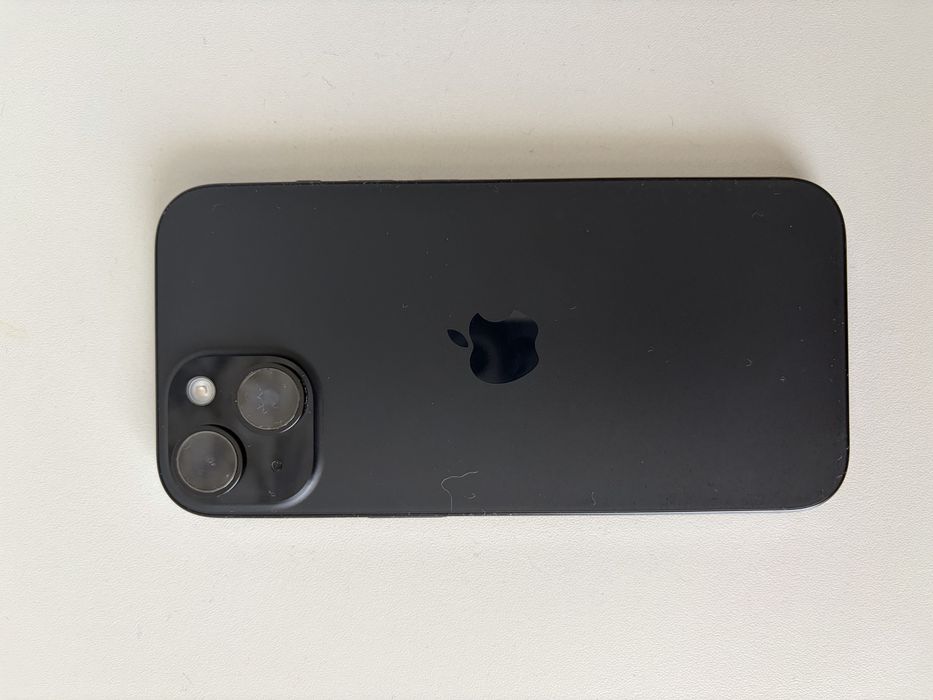 iPhone 15 черный