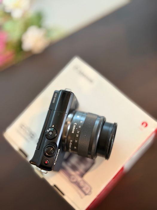 Canon eos m 100