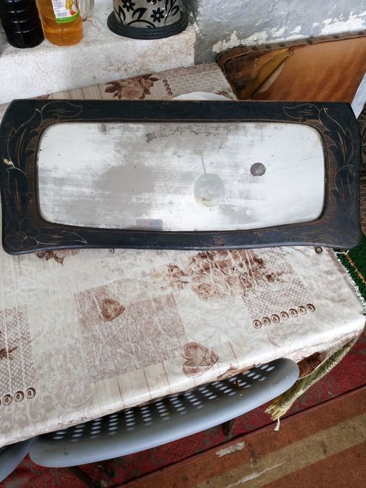 Старинно ретро огледало