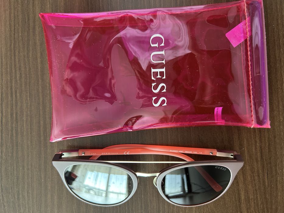 ochelari de soare Guess