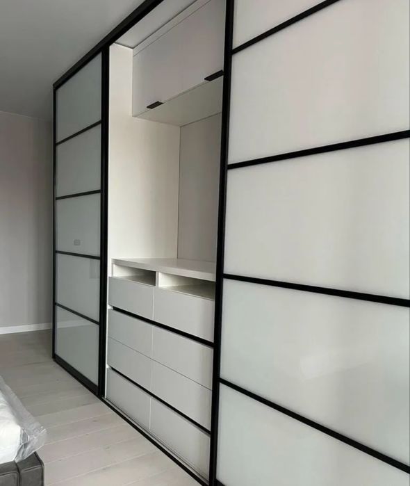 Шкаф купе три в одном