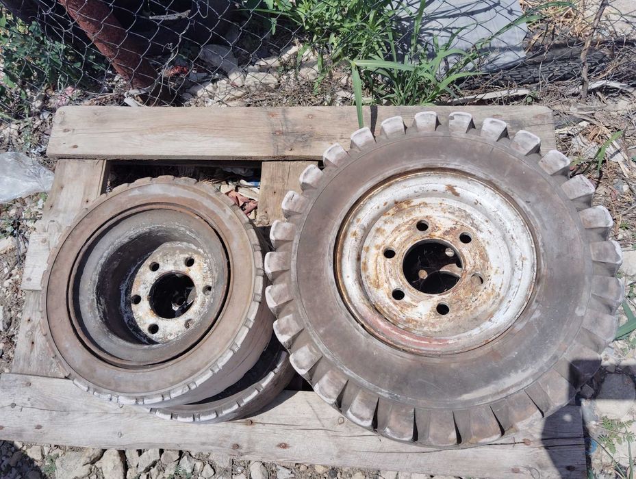 Гуми с джанти за мотокар