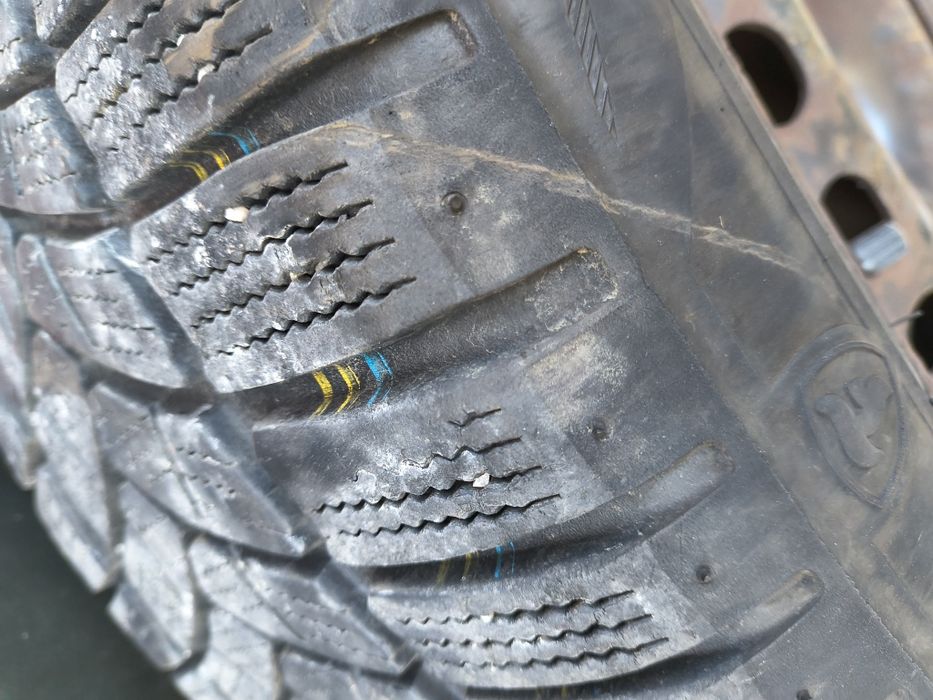 Комплект зимни гуми 205/55 R16 с джанти