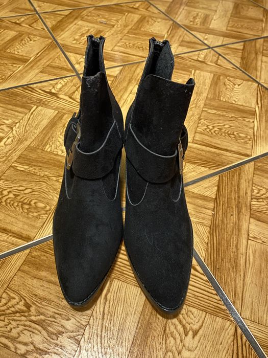 Botine noi piele intoarsa, nepurtate