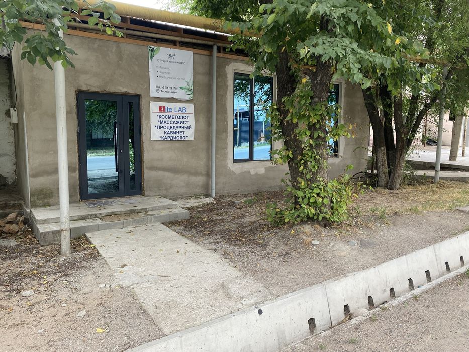 Сдается маникюрный столик