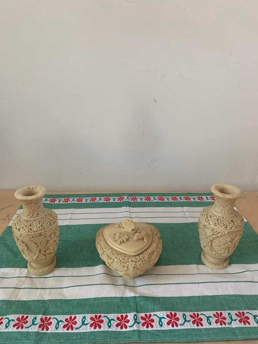 Set dou vaza cu caseta si capac