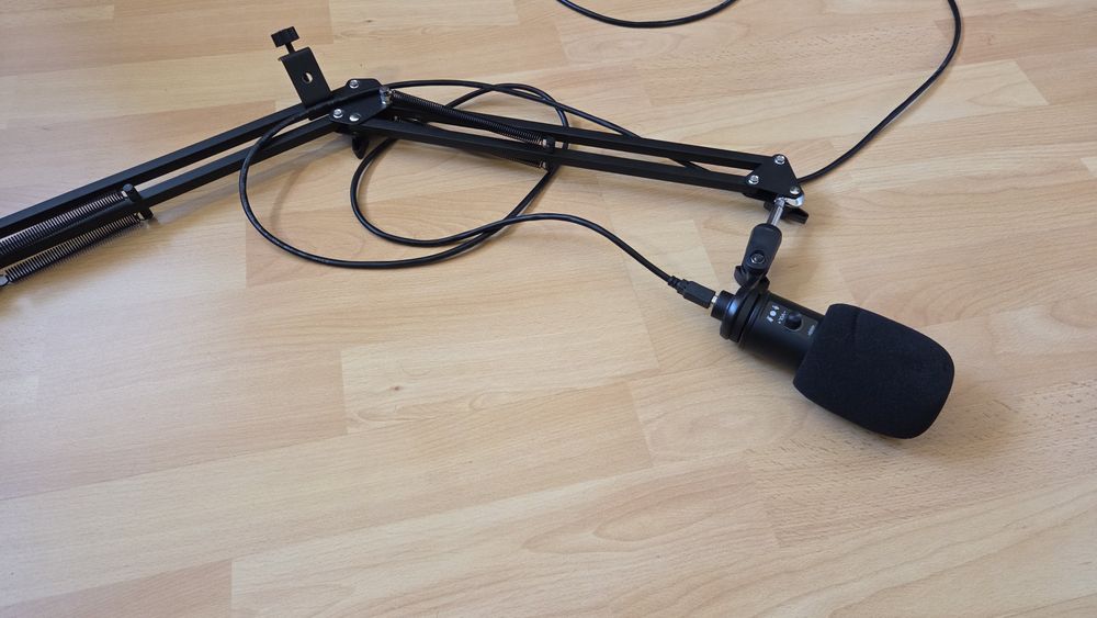 Microfon profesional USB cu braț și filtru pop