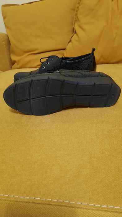 Обувки TENDENZ черни