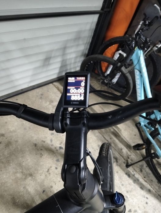 Bicicleta electrica CUBE BOSH