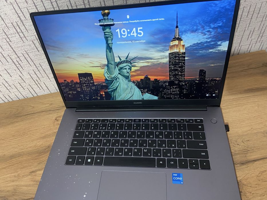 Ноутбук Сатамын: Huawei MateBook D15
