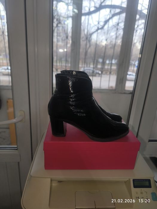 Ботинки на 39 размер