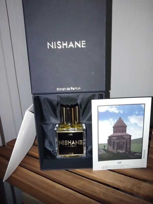 Нишови и дизайнерски парфюми!За Бургас може и лично предаване.