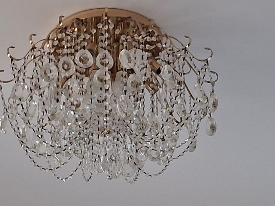 Продам люстру хорошем состояний бу