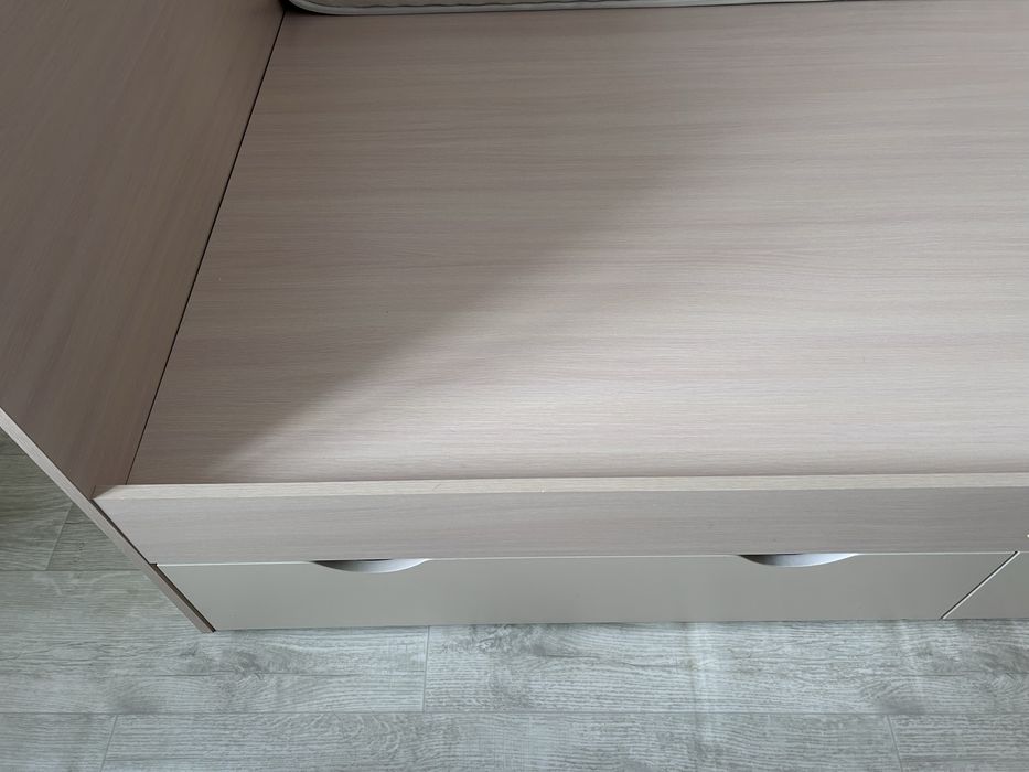 Продам кровать 20000