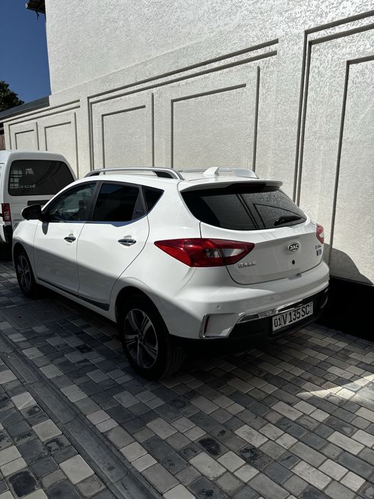Электромобиль JAC  300 км