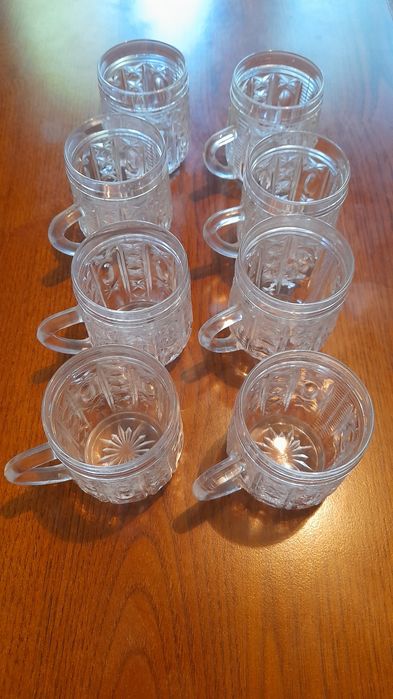Стаканы  и  рюмки.