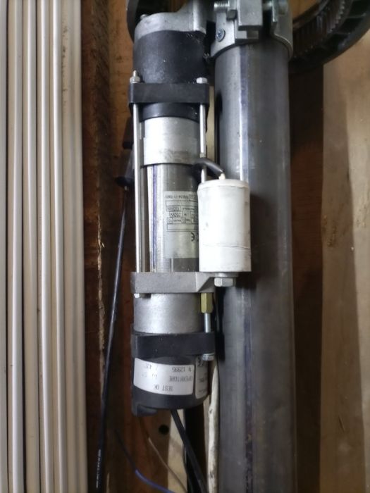 Ролетна (охранителна) щора