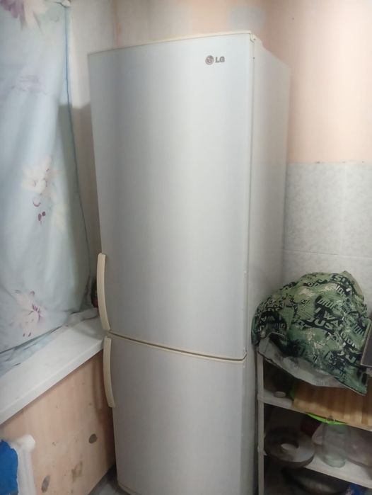 Продам холодильник