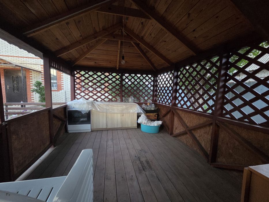 Деревянная беседка