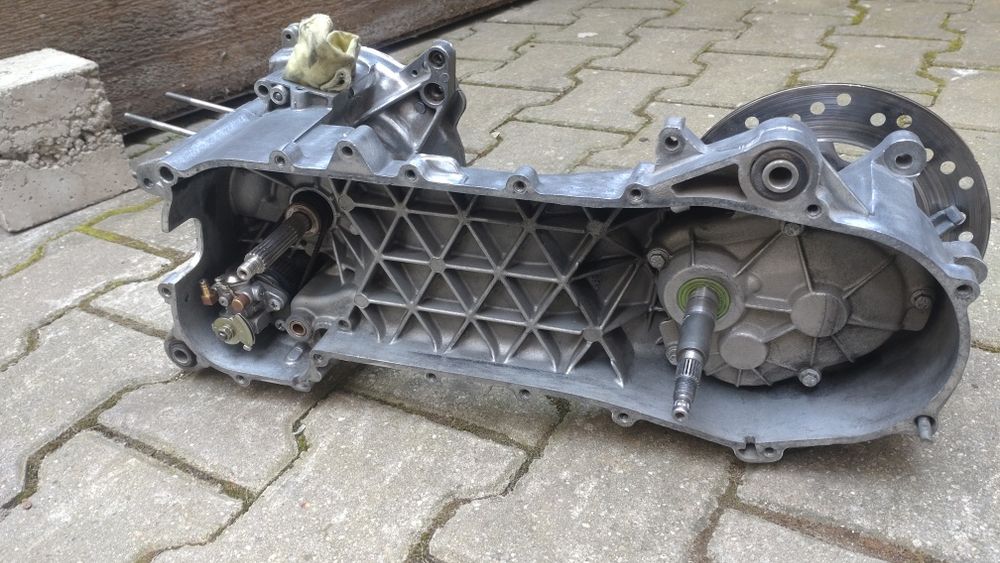 Vând/Schimb cu Auto Aprilia SR Factory 70cc