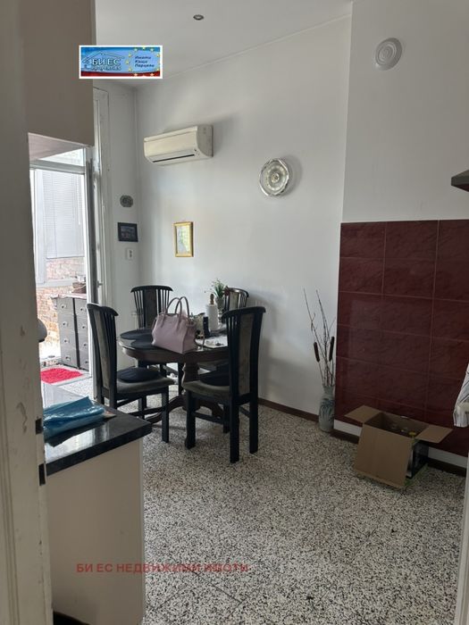 Продажба 3-стаен гр. София - Център 103m²