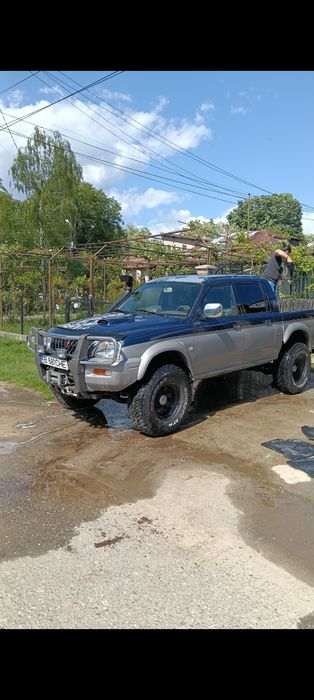 Mitsubishi  Pajero  L200