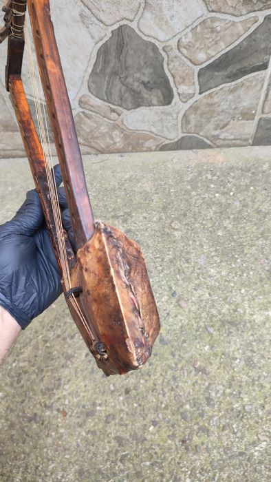 Instrument tradițional etiopian "Begena" sau "Krar"