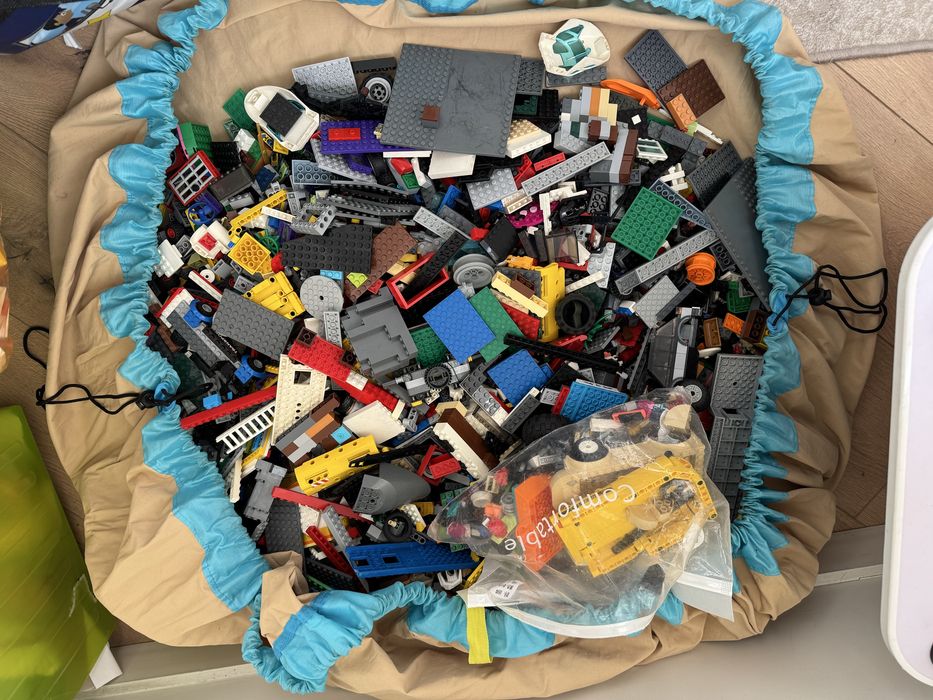 Продам мешок лего 13 кг