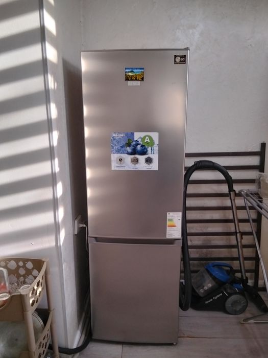 Продам холодильник