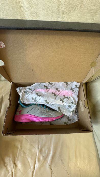 Under armour - детски /дамски маратонки