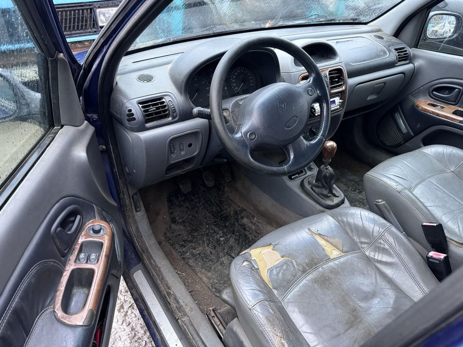 Рено Клио 1.6и 90кс 1999г На Части