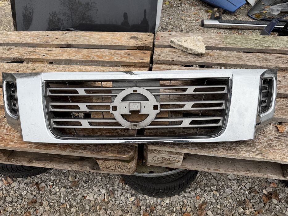 Решетка Nissan Navara