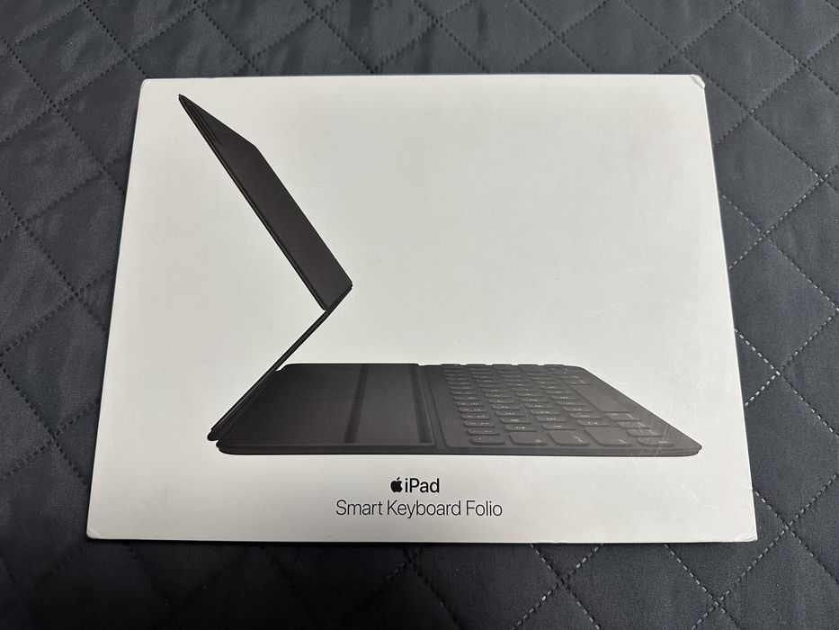 iPad  Smart Keyboard Folio iPad Pro 12.9 gen,3, 4 si 5 Noua