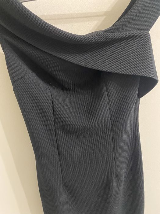 Черна рокля Guess