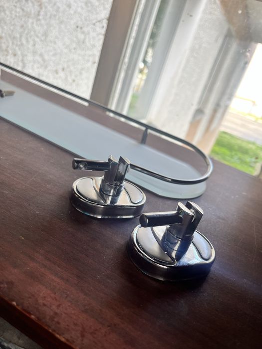 Продам полочку в ванную