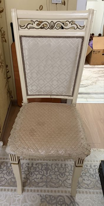 Срочно продается раскладной стол с 8 стульями