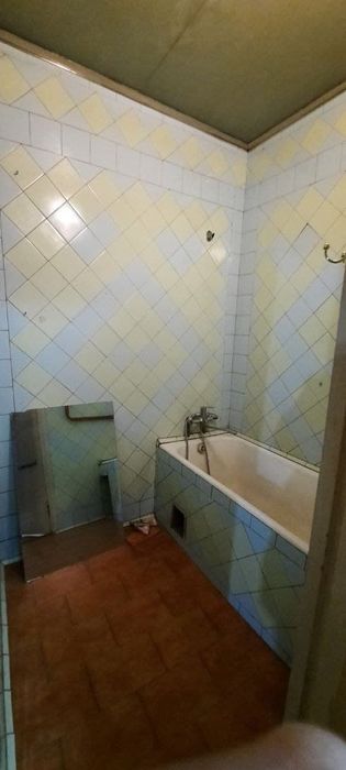 Ц-6 Продается 4 комнатная квартира метро Минор