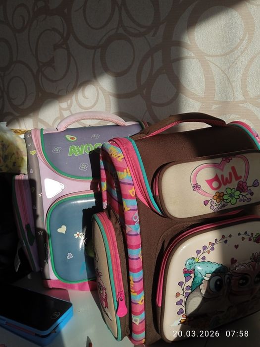 Отдам рюкзак и игрушки