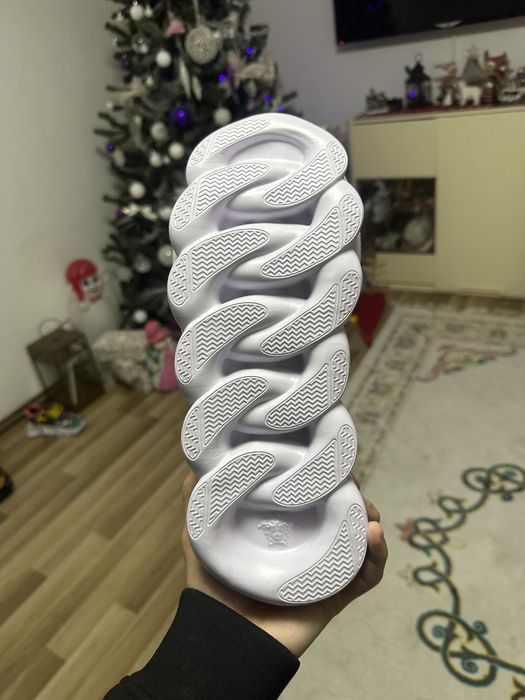 Versace Chain Reaction