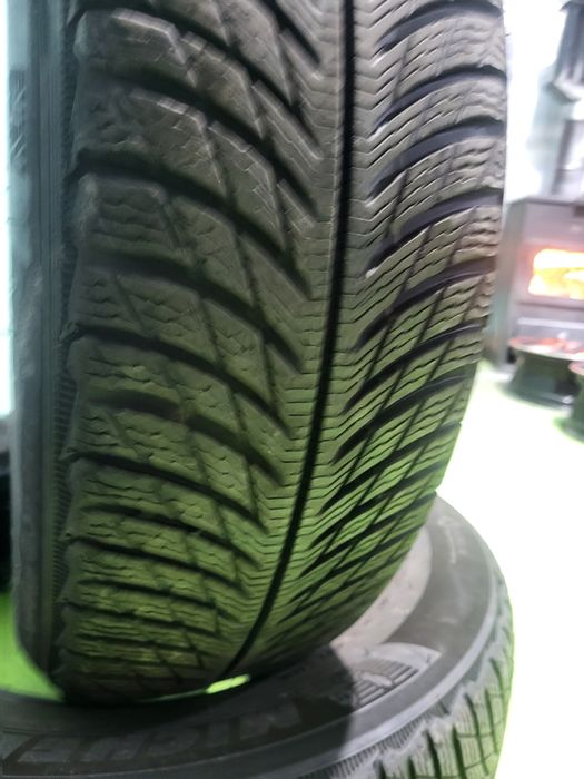 2 бр зимни 215/65/17 Michelin