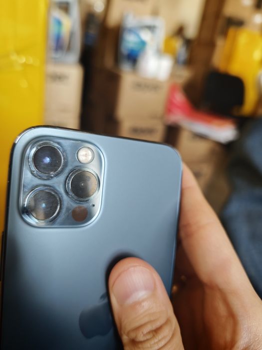 Продам Iphone 12 pro