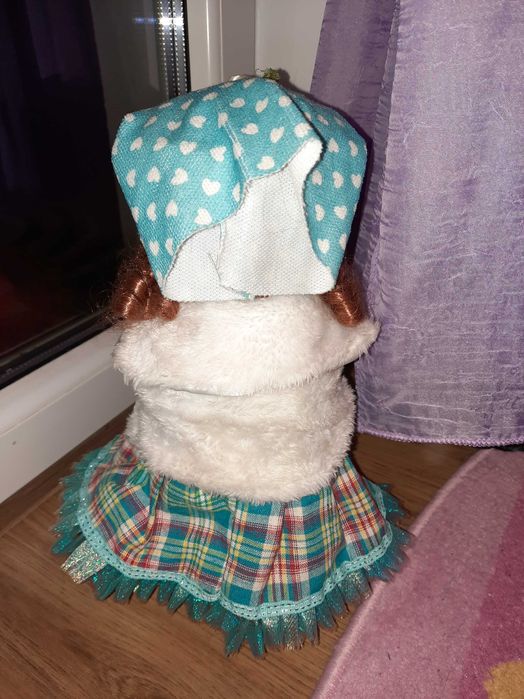 Papusa jucarie muzicala Iarna