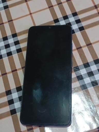 Redmi 12 c ideal 1 yil ishlatilgan abmen bor poco x 3 ga kar dak bor