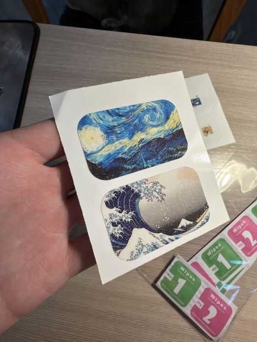 наклейки для iPhone 17 pro