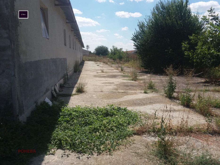 Склад в Варна, област-с.Левски площ 874 цена 184900