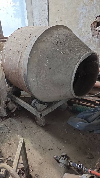 Професионална Бетонобъркачка