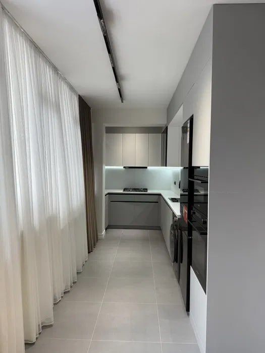 Сотилади Квартира ЦУМ Мирабад Ц7 4\\3\\4 90м2 новый ремонт ор-р Ойбек