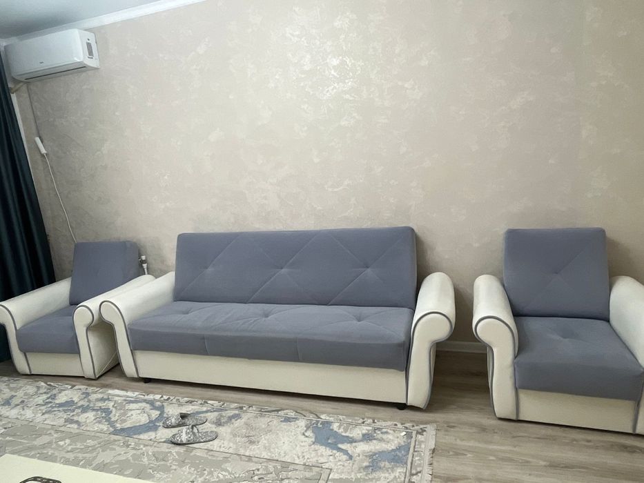 Продам диван с креслами