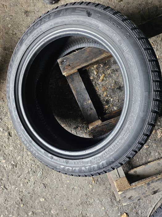 2 anvelope iarna 225 50 17 Dunlop Runflat